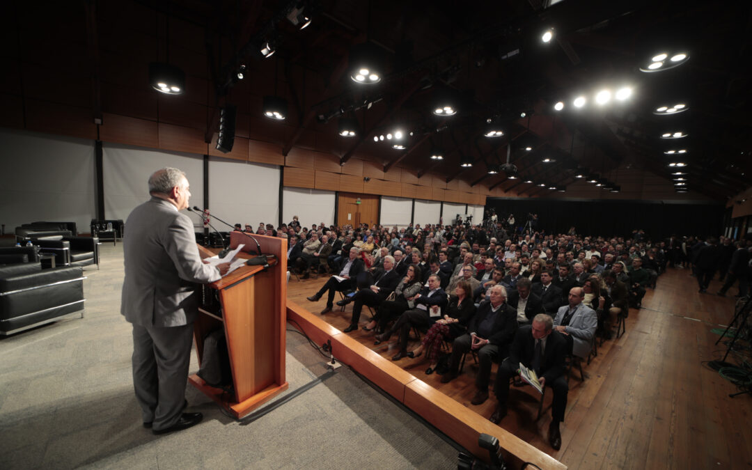 Carlos Iannizzotto, Fernando Vilella y Marcelo Elizondo en la antesala al Congreso